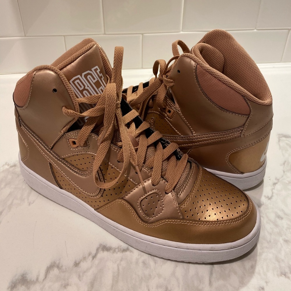 🆕 Air Force 1 Metallic High